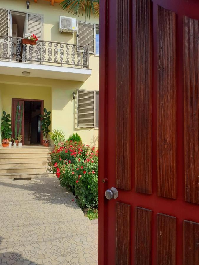 Guest House Zadeja Shkodër Exterior foto