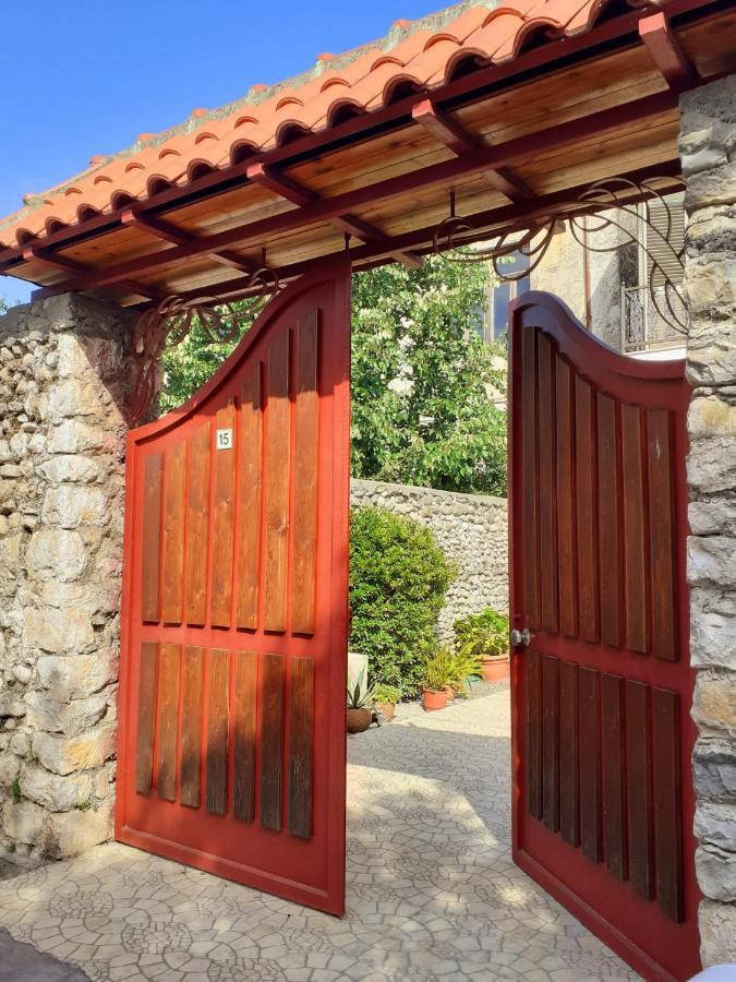 Guest House Zadeja Shkodër Exterior foto
